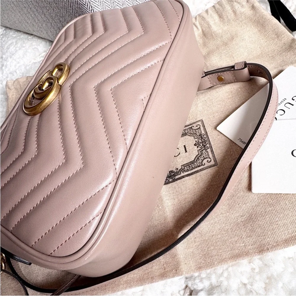 GUCCI MATELASSE LEATHER MARMONT GG CAMERA ZIP CROSSBODY BAG BEIGE PINK - Picture 5 of 16